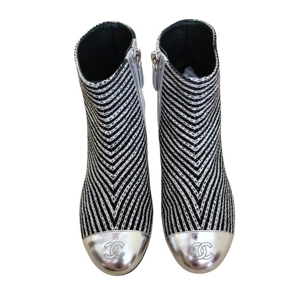 Chanel Tweed Ankle Boots Silver Black Interlocking CC Logo Cap Toe Size 7 37.5 - Picture 6 of 11